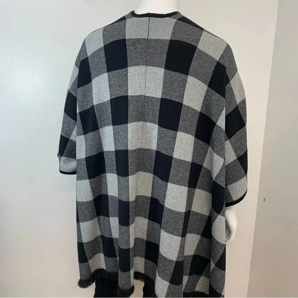 Kensie‎ Shaw Cardigan Woman One Size  Black Buffalo Plaid Open Fringe - Picture 3 of 10